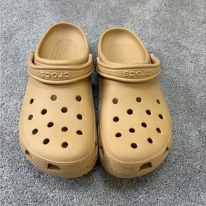 CROCS Classic Clog in Tan
